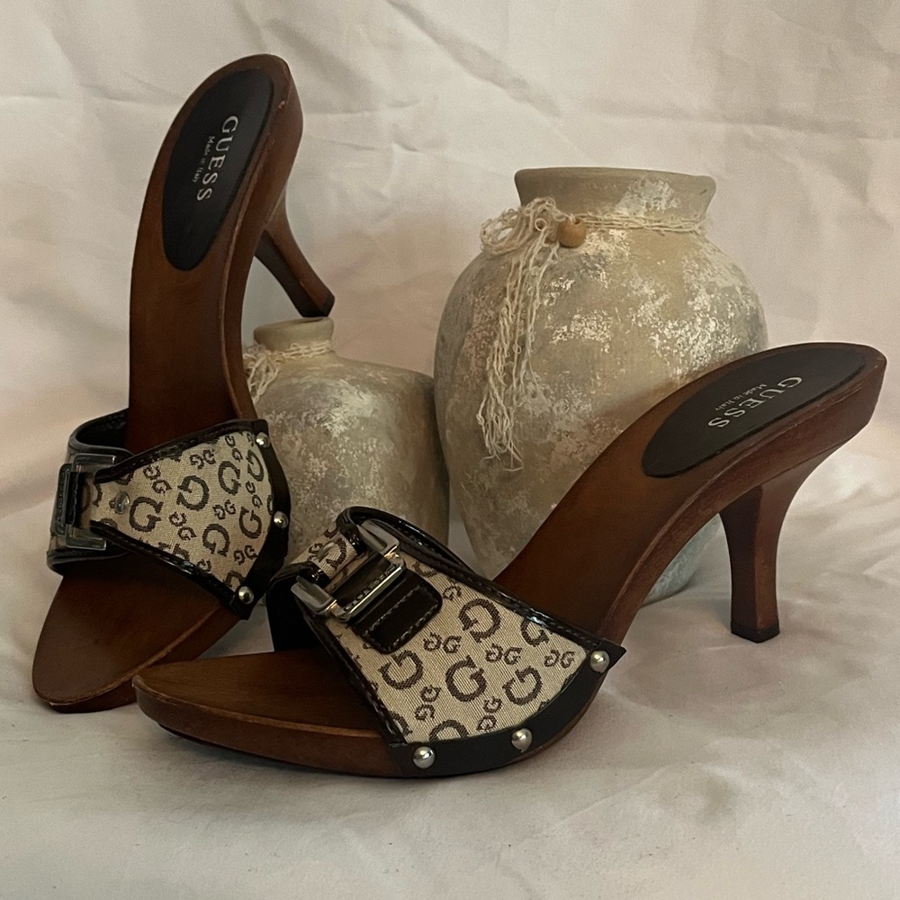 NWOT Woman’s 8 1/2 made in Italy Guess heel $42
